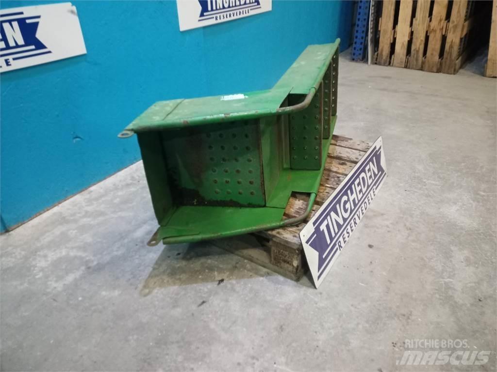 John Deere 955 Кабіна