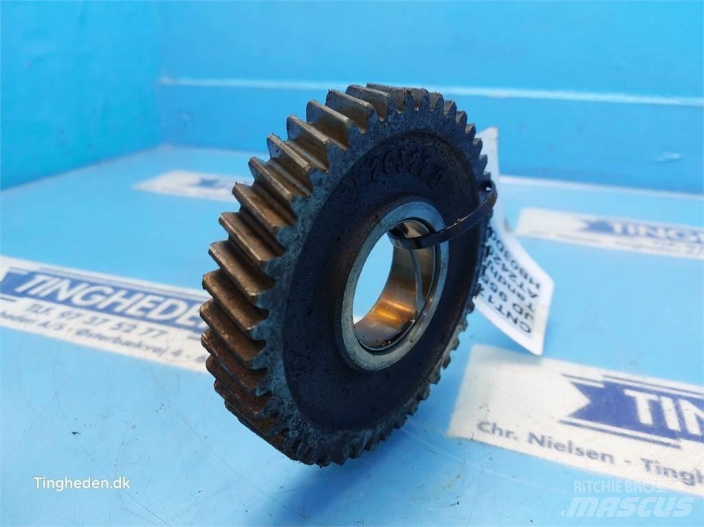 John Deere 955 Двигуни
