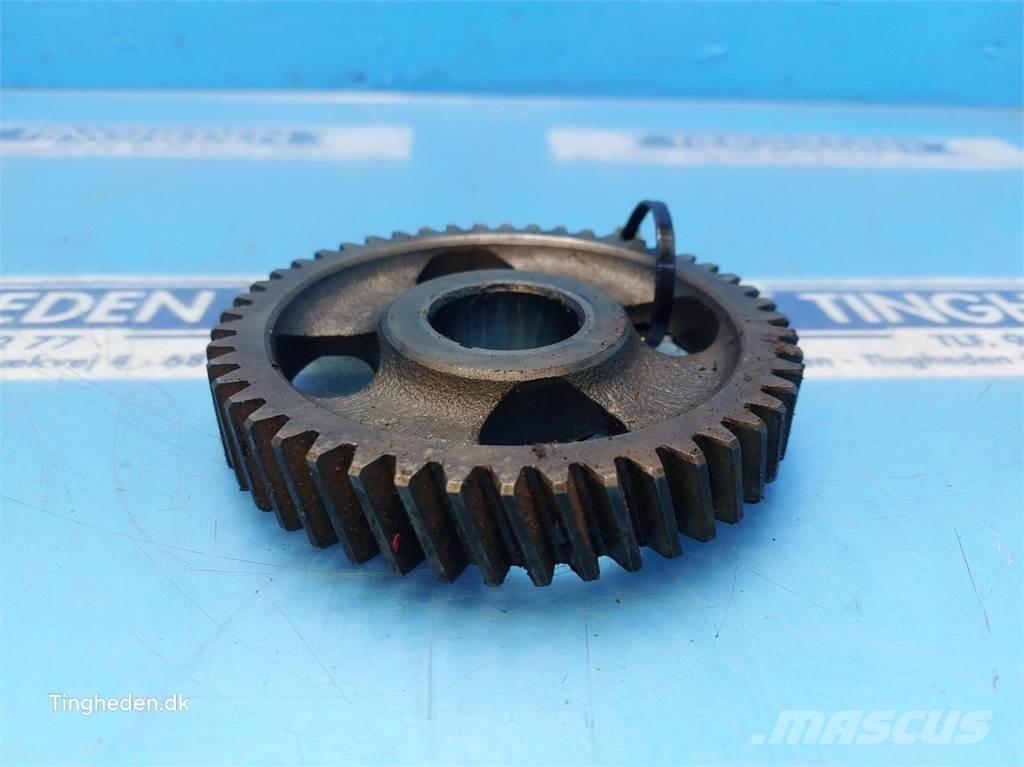 John Deere 955 Двигуни
