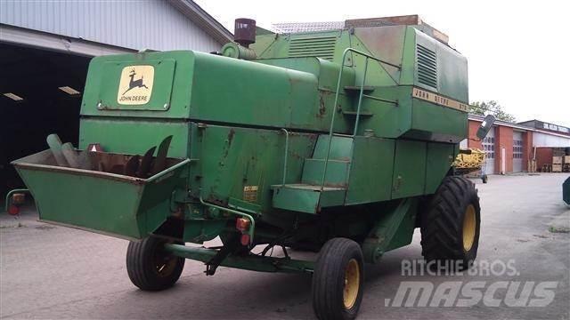 John Deere 975 Зернозбиральні комбайни