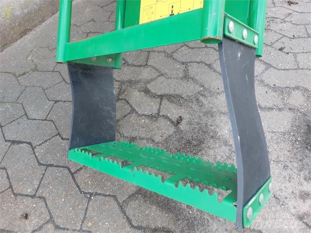 John Deere 9880 Кабіна