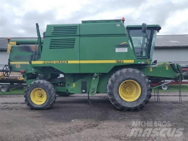 John Deere CTS Зернозбиральні комбайни
