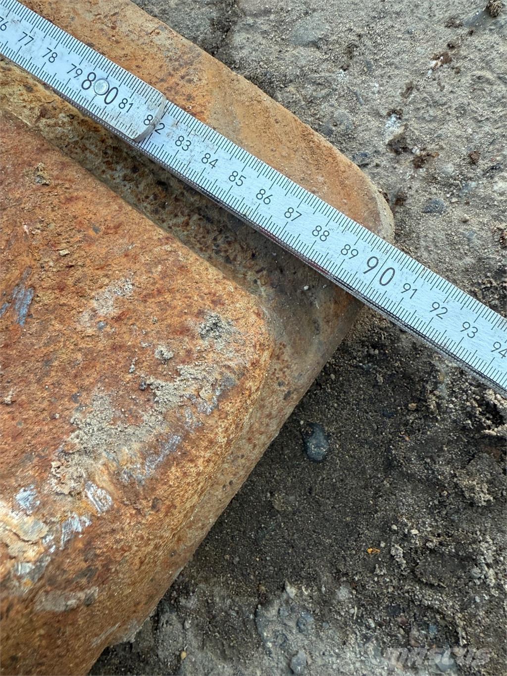 JST Graveskovl Ковші