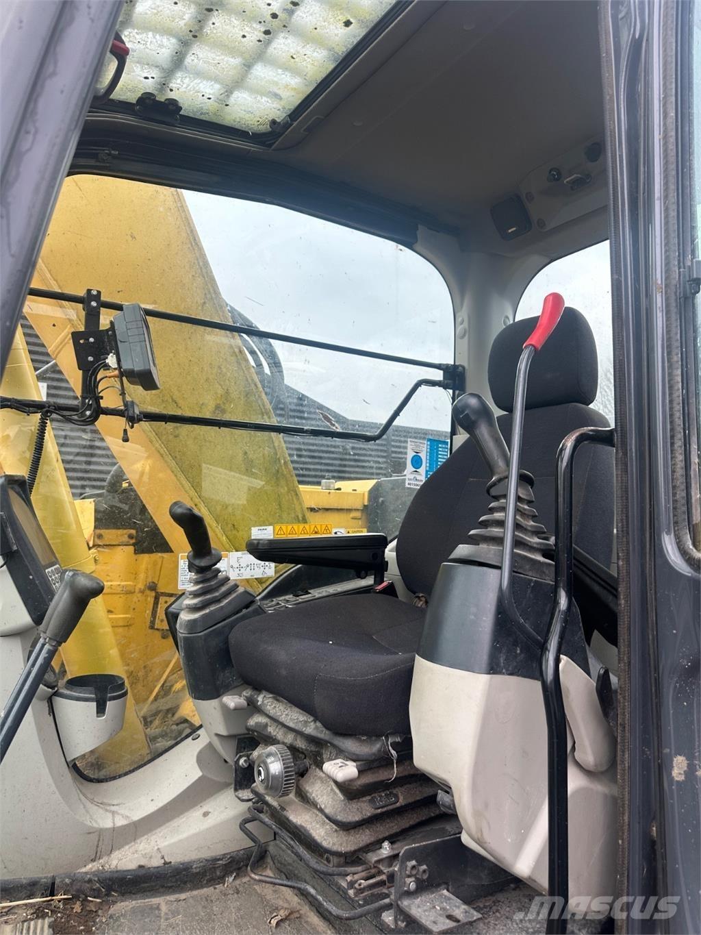 Kobelco E140CSR Гусеничні екскаватори