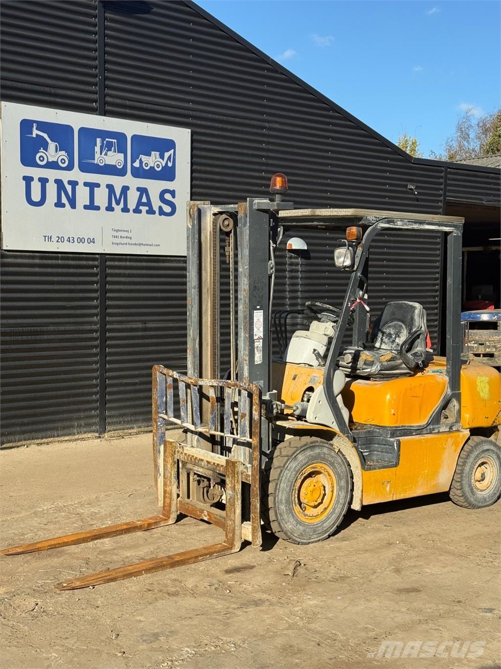 Komatsu FD25 Дизельні навантажувачі