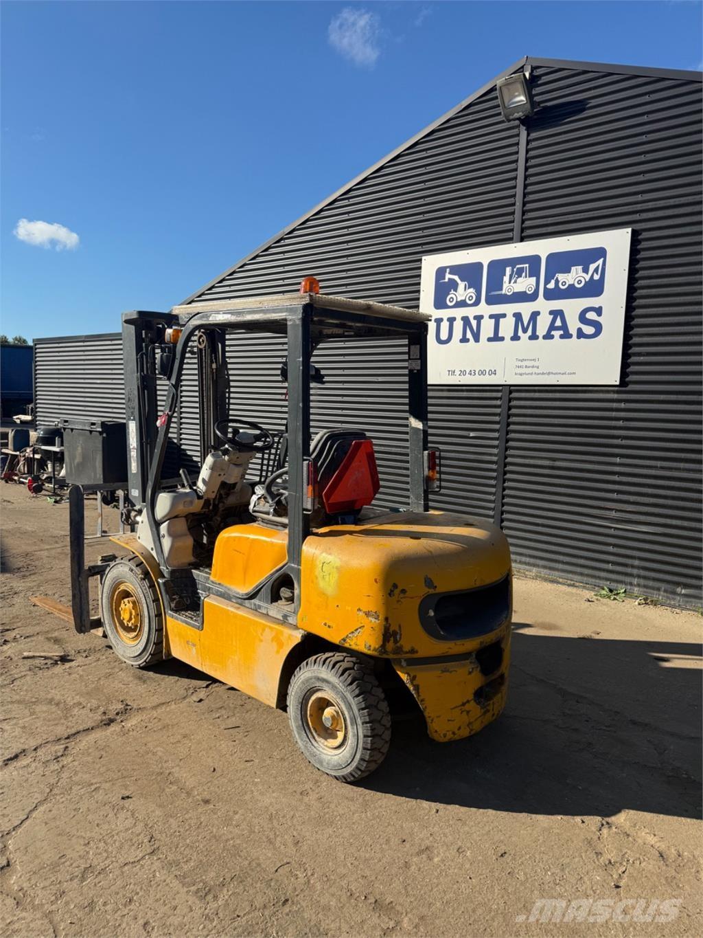 Komatsu FD25 Дизельні навантажувачі