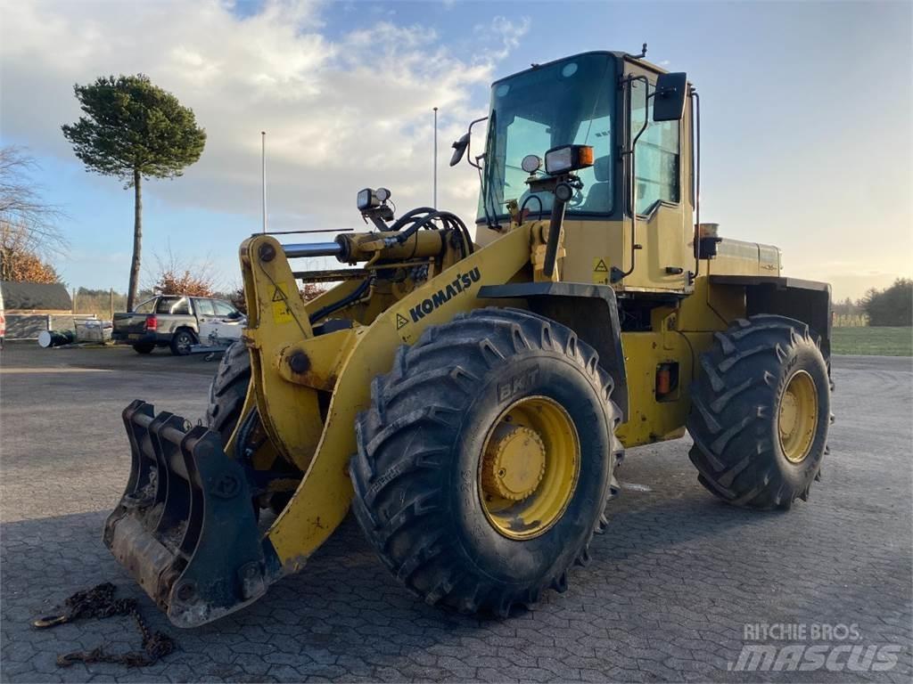 Komatsu WA270 Фронтальні навантажувачі