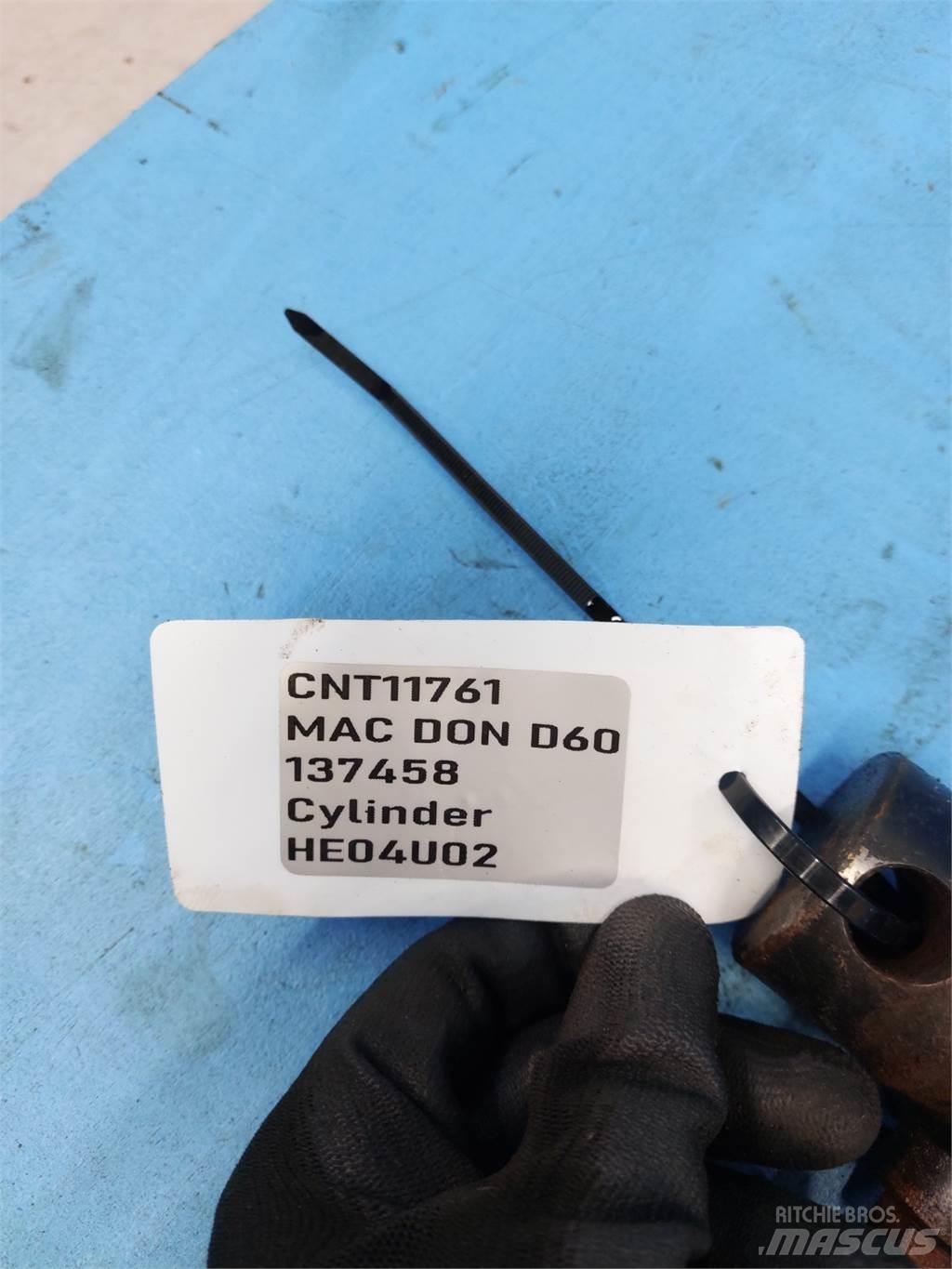 MacDon D60 Додаткове обладнання для збиральних комбайнів
