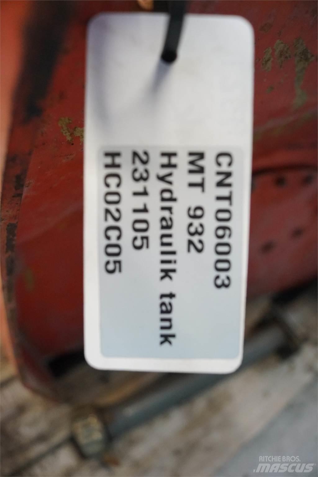 Manitou MT 932T Радіатори