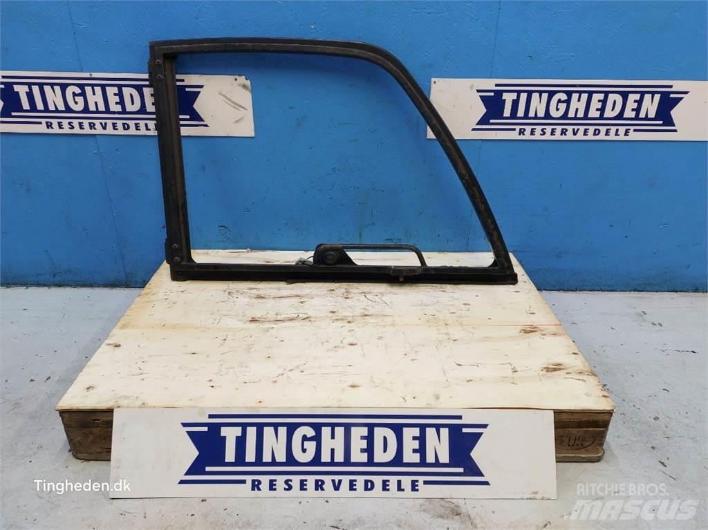 Manitou MT932 Кабіна