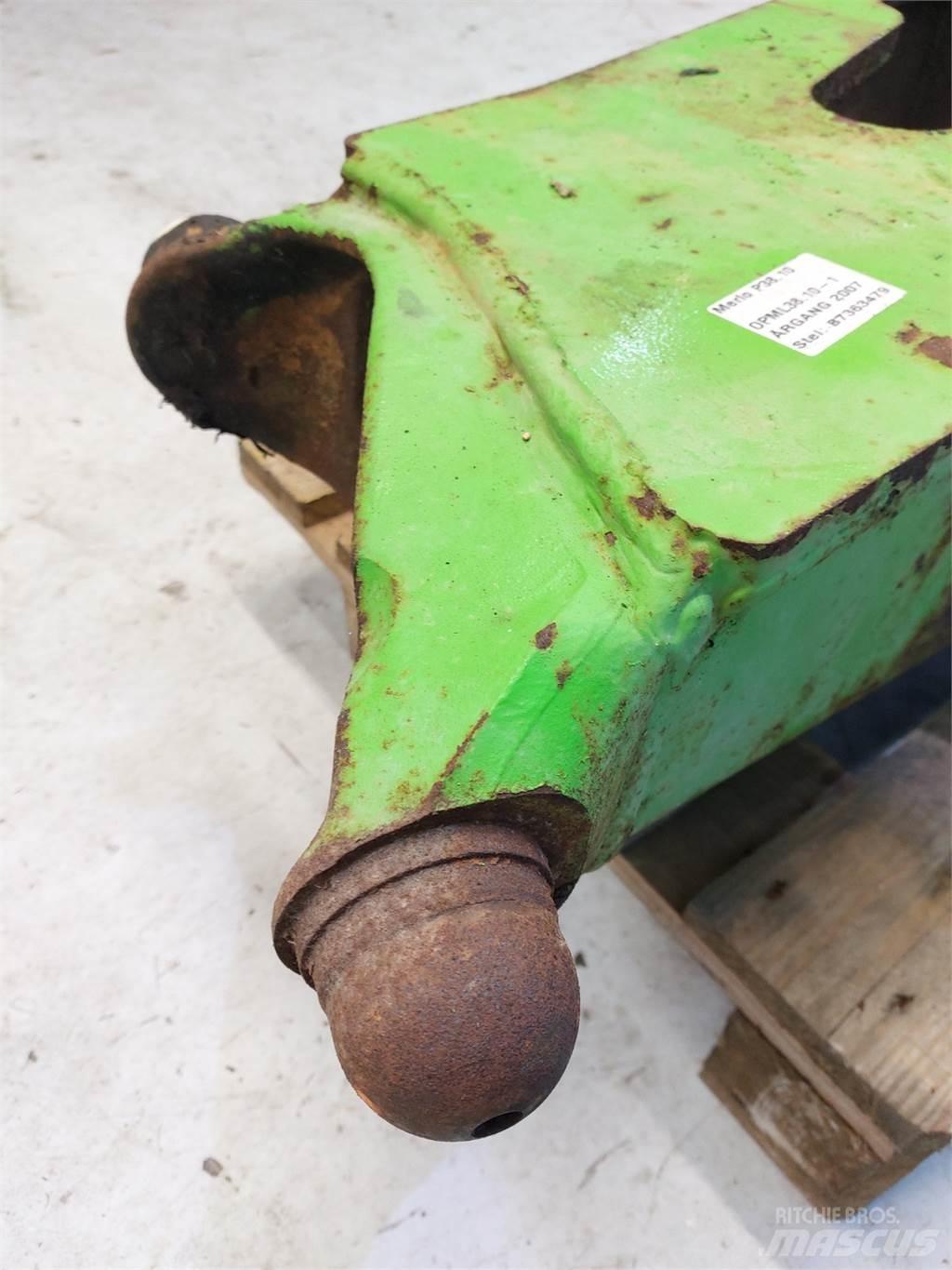 Merlo P38.10 Осі