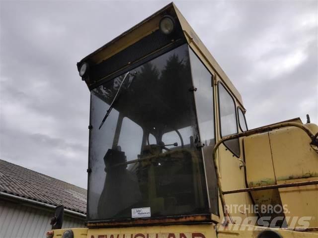 New Holland 1550 Кабіна