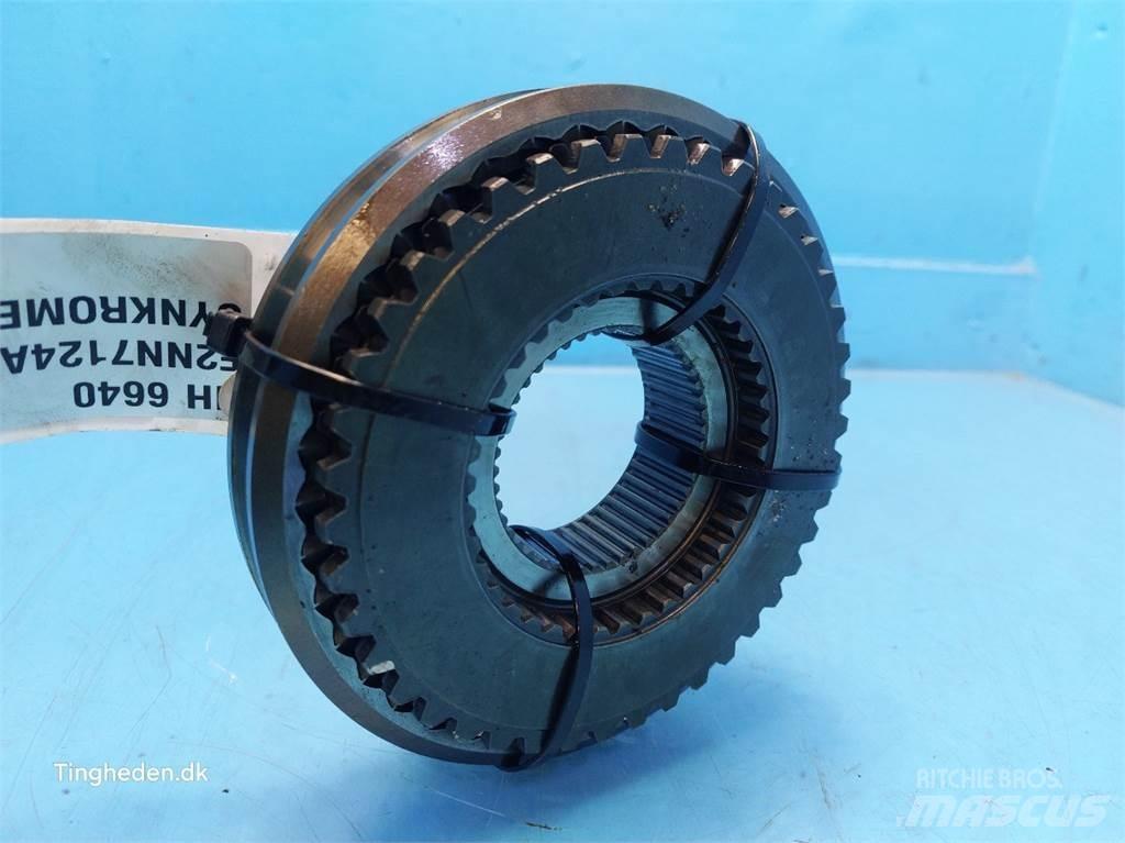 New Holland 6640 Коробка передач
