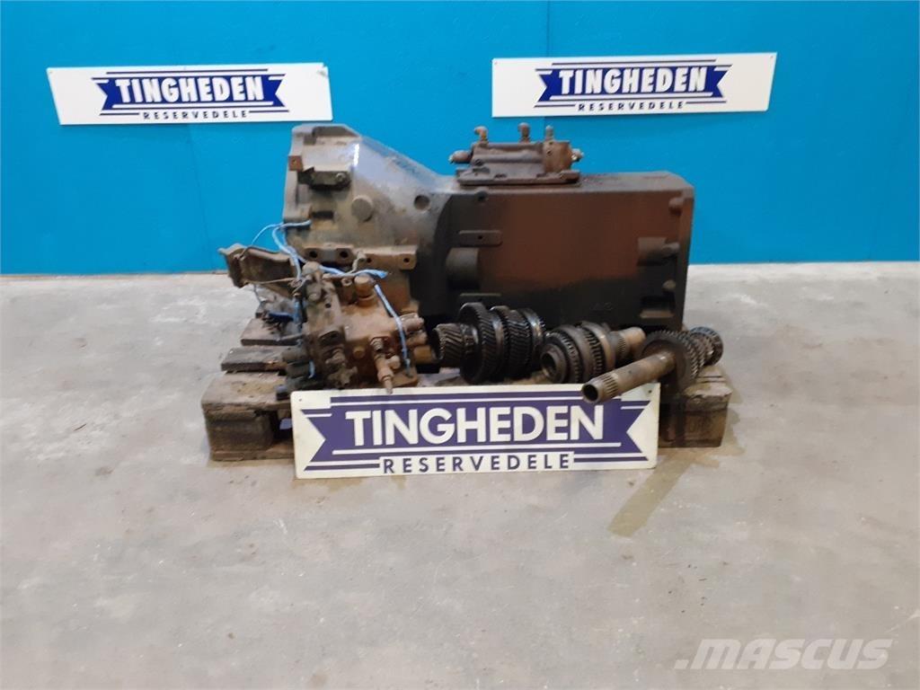 New Holland 8260 Коробка передач