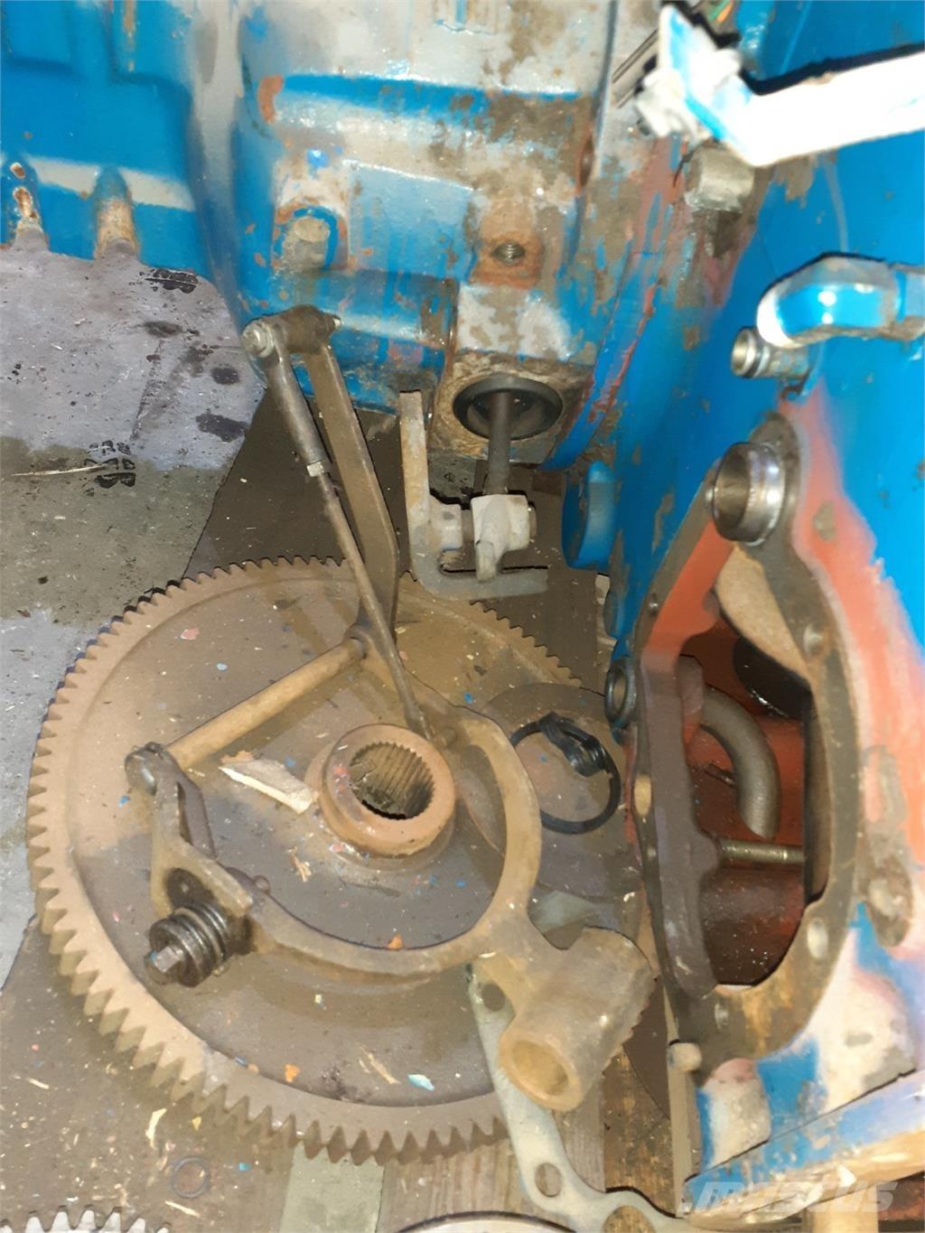 New Holland 8340 Коробка передач