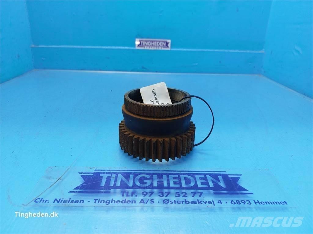 New Holland 8340 Коробка передач