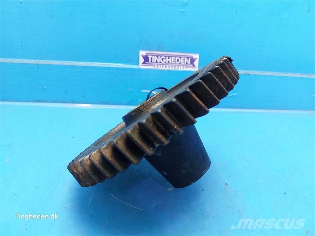 New Holland 8970 Коробка передач