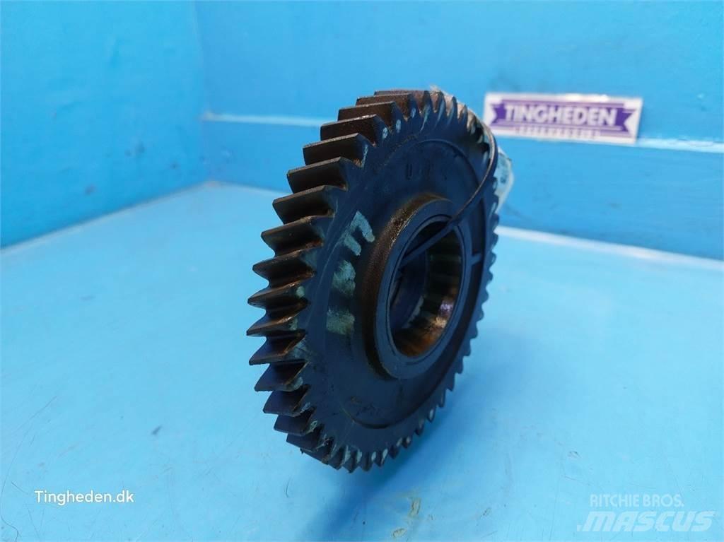 New Holland T6 Коробка передач