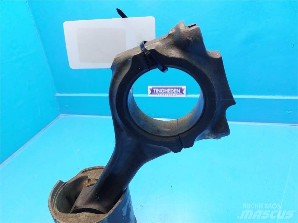 New Holland TF78 Двигуни