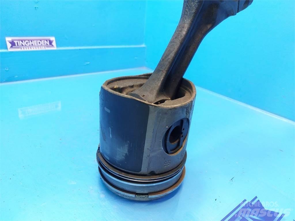 New Holland TF78 Двигуни
