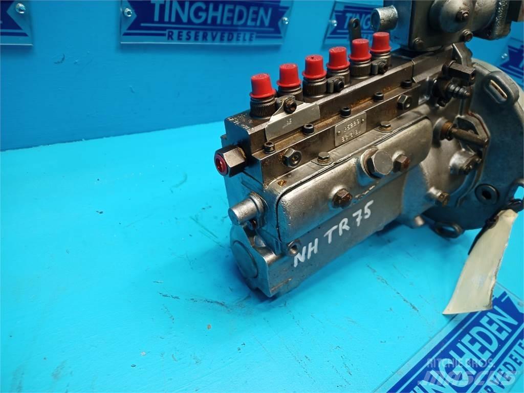New Holland TR75 Двигуни