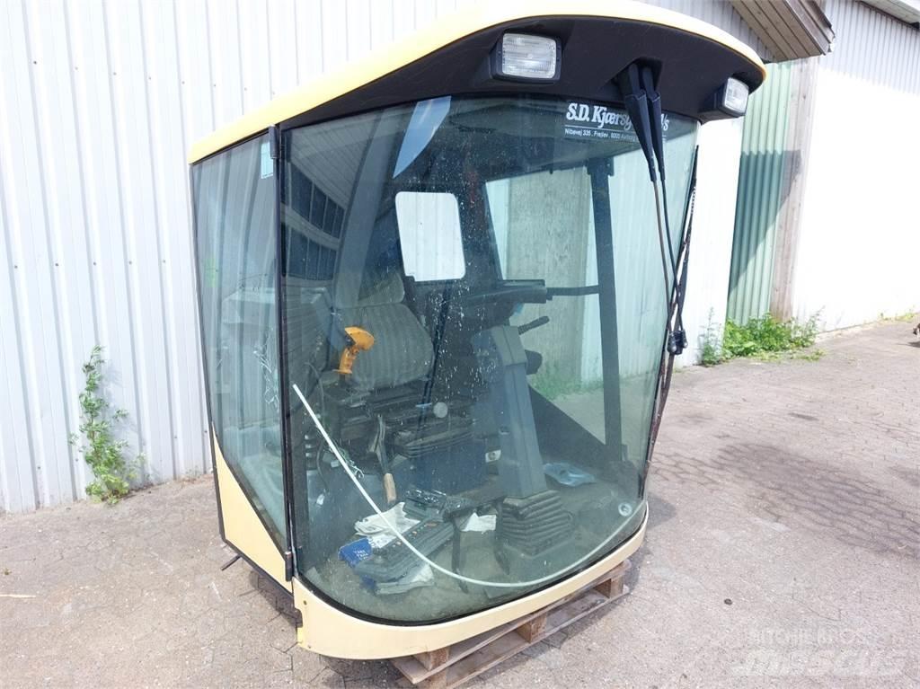 New Holland TX65 Кабіна