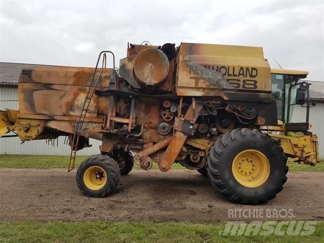 New Holland TX68 Зернозбиральні комбайни