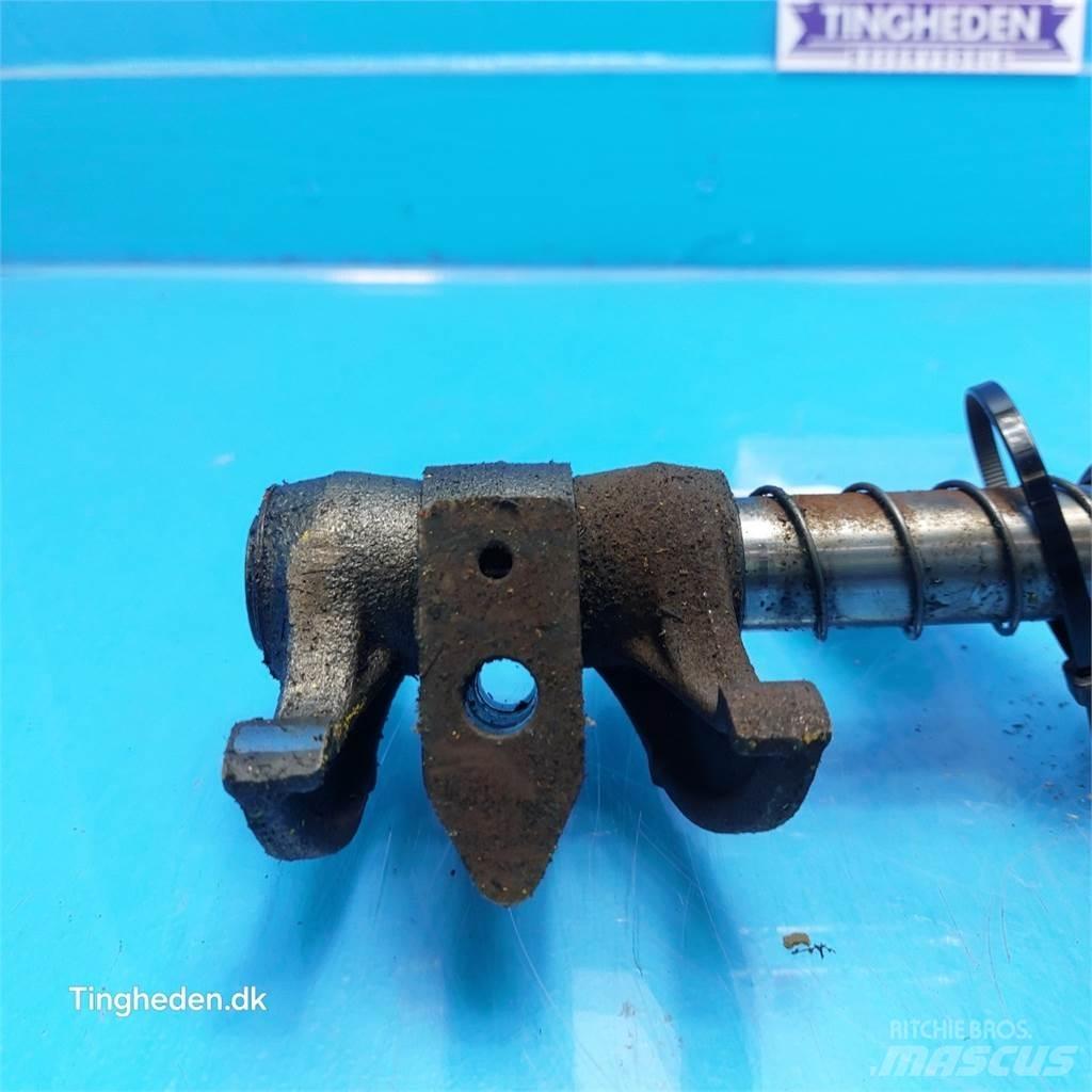 New Holland TX68 Двигуни