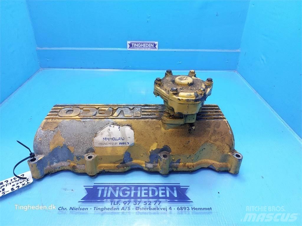 New Holland TX68 Двигуни