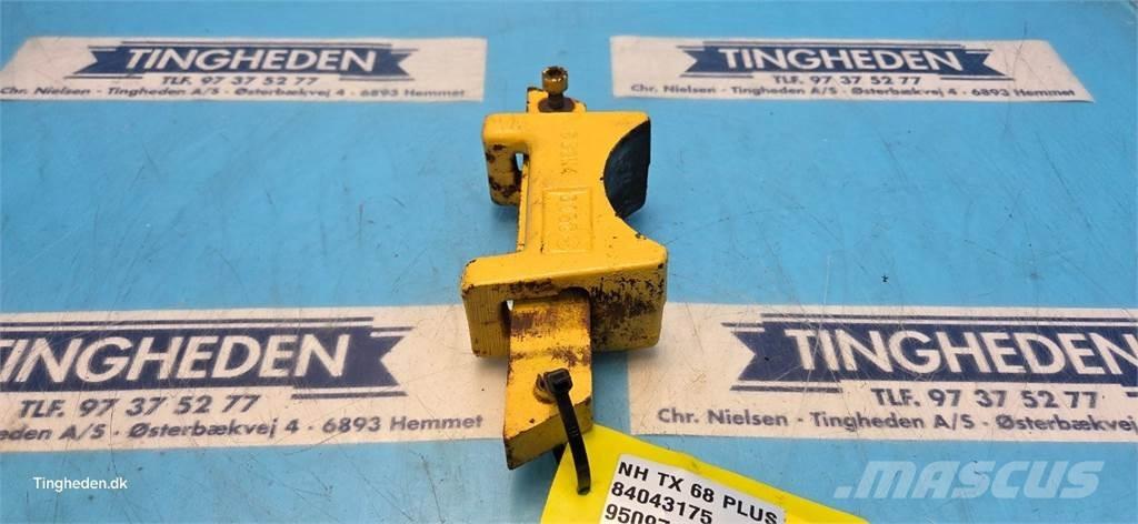 New Holland TX68 Розсіювачі солі та піску
