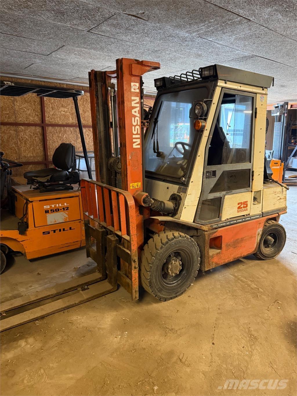 Nissan FG25 Газові навантажувачі