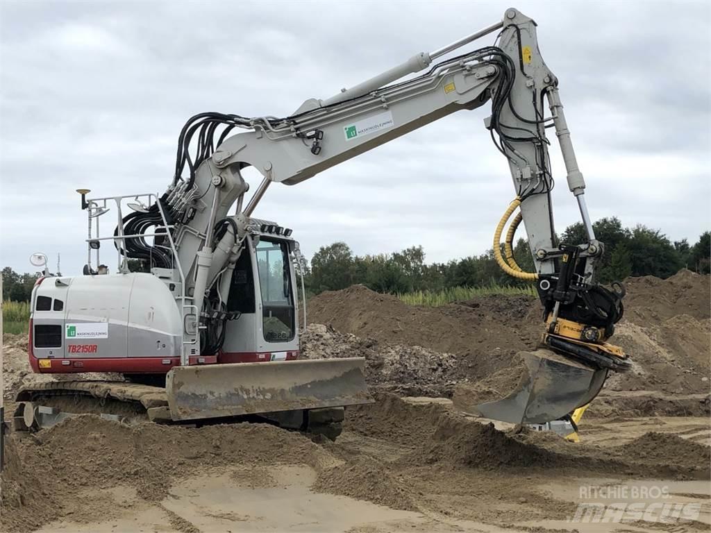 Takeuchi 2150 Гусеничні екскаватори