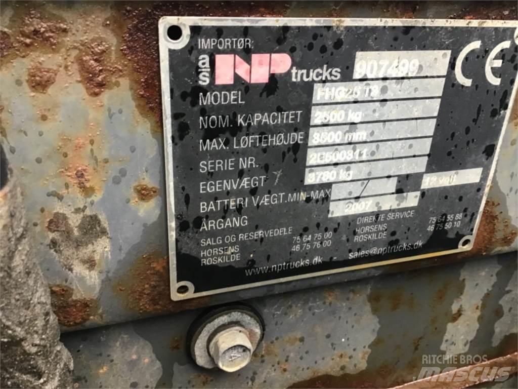 TCM FG25 Газові навантажувачі