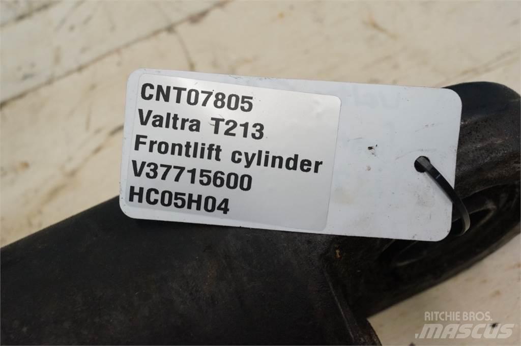 Valtra T213 Запчастини та додаткове обладнання для фронтальних навантажувачів