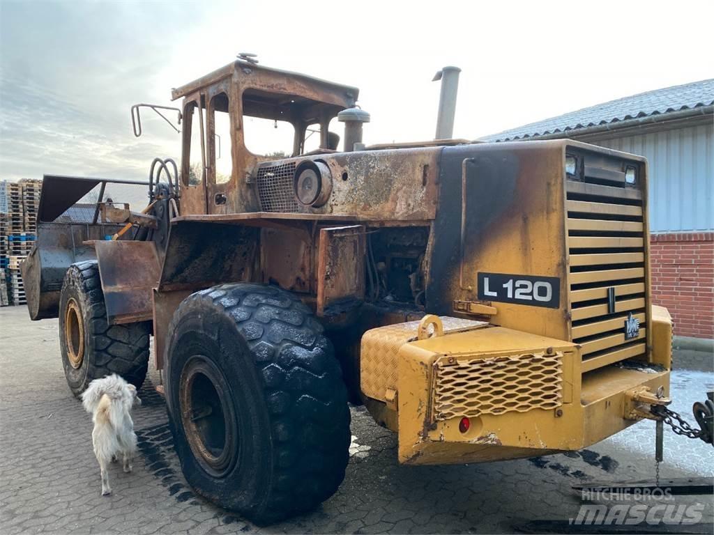 Volvo L120 Фронтальні навантажувачі