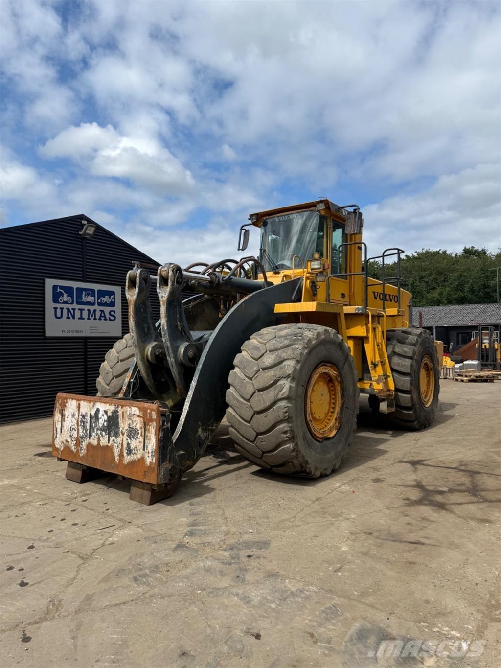 Volvo L330D Фронтальні навантажувачі