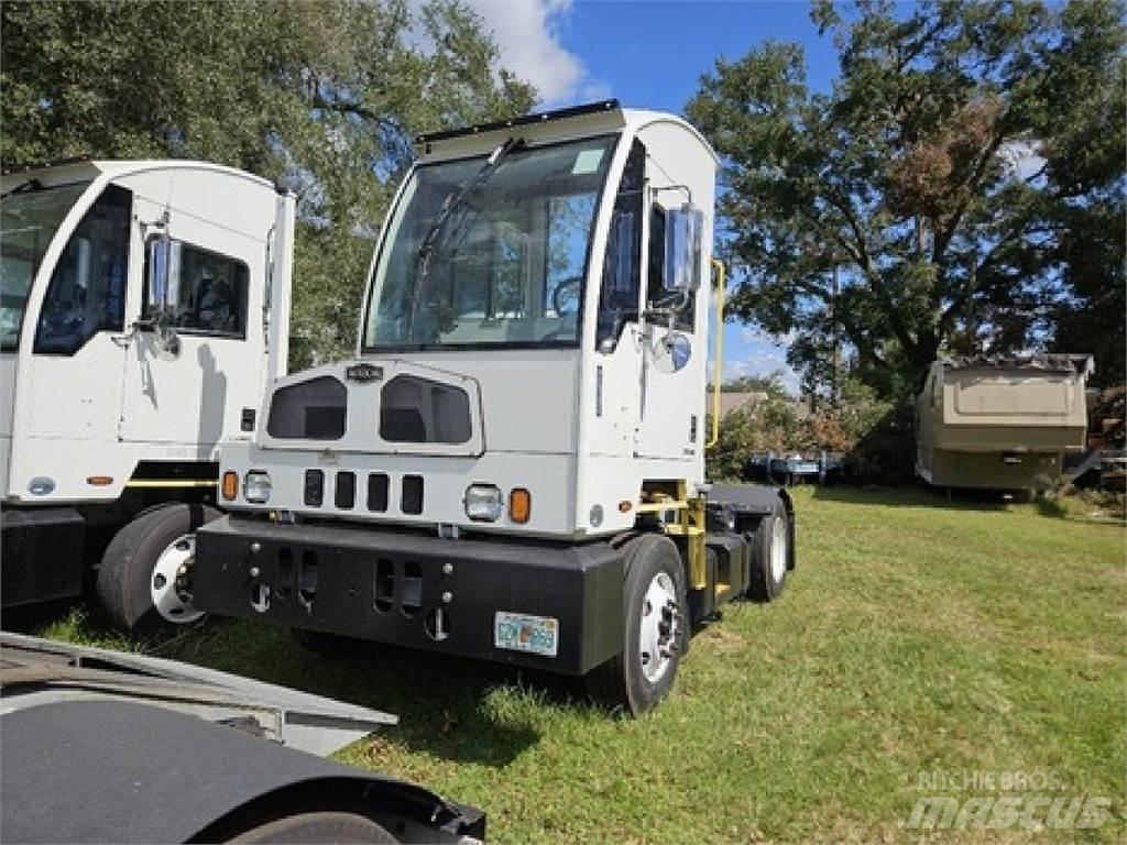Autocar ACTT42 Термінальні трактори