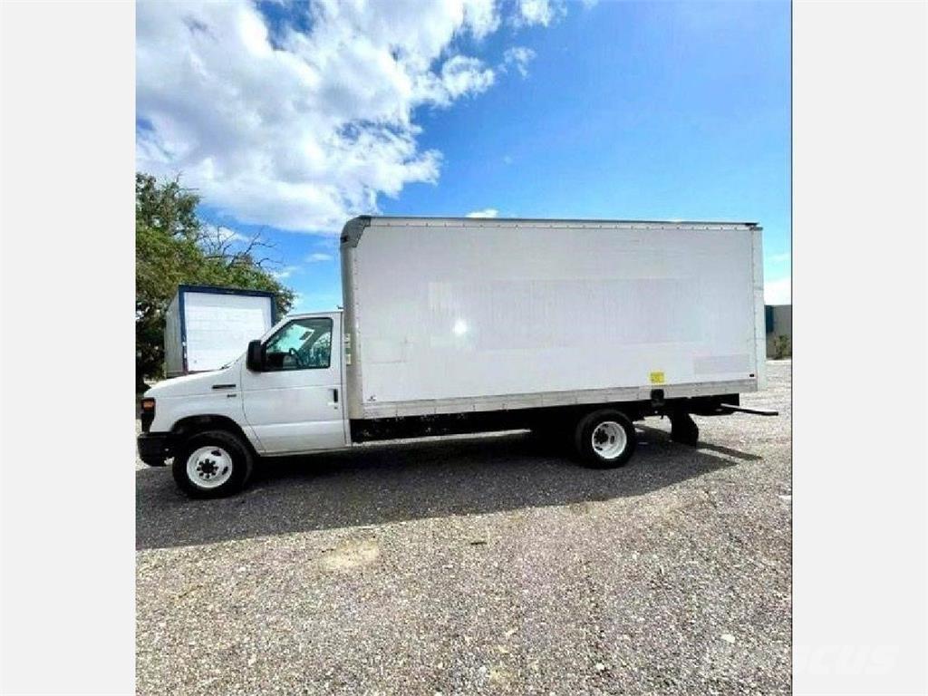 Ford E-350 Фургони