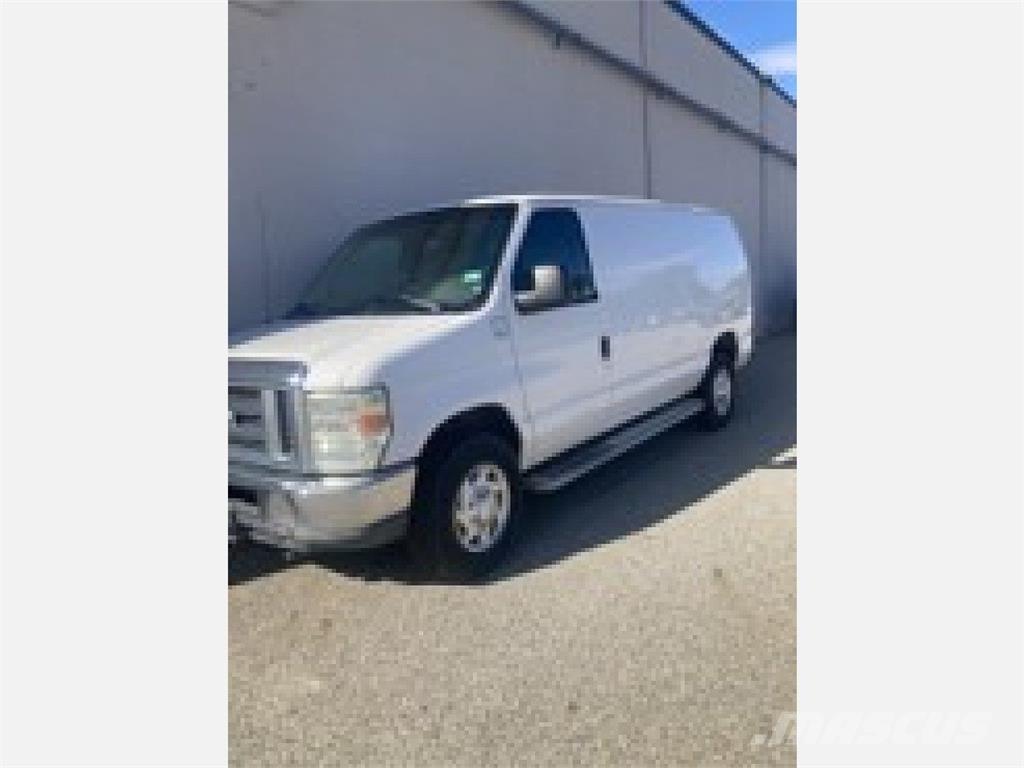 Ford E250 Панельні фургони