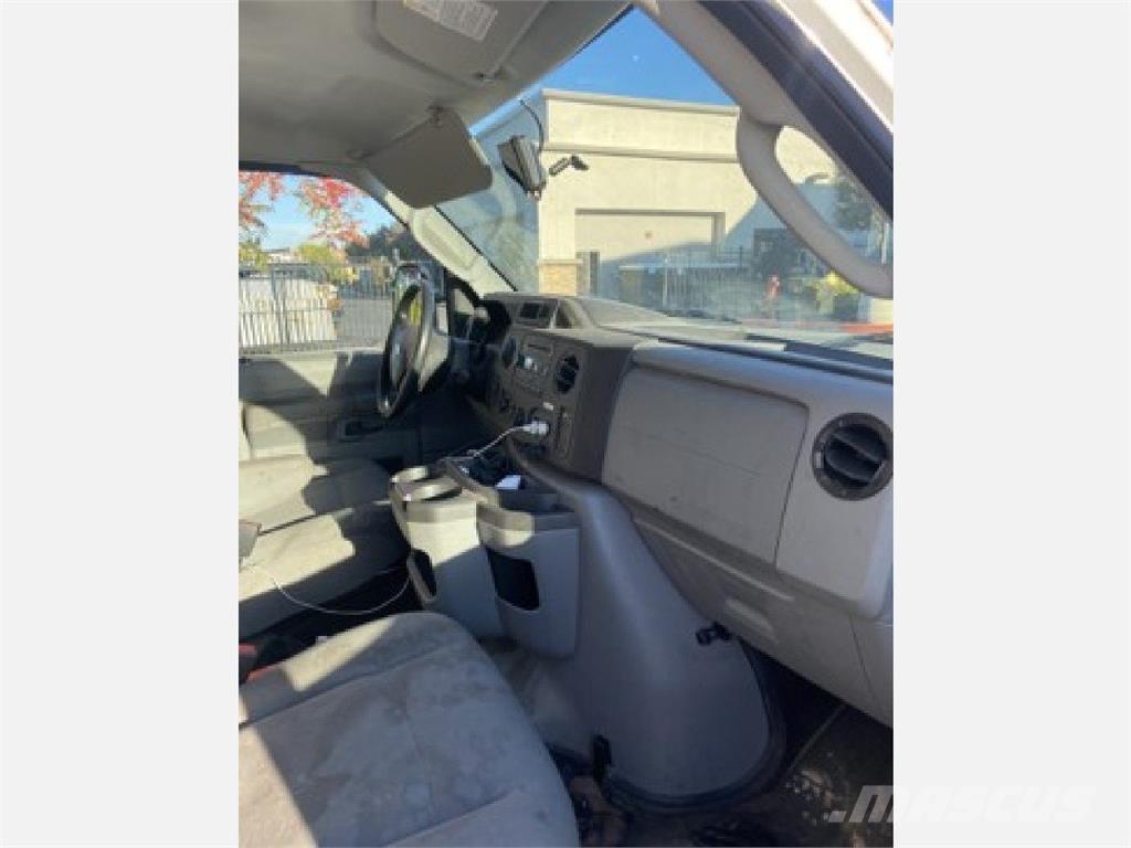 Ford E350 Фургони