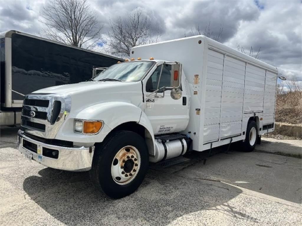 Ford F750 Вантажівки для доставки напоїв