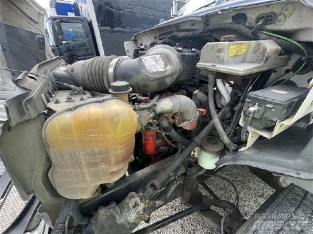 Ford F750 Вантажівки для доставки напоїв
