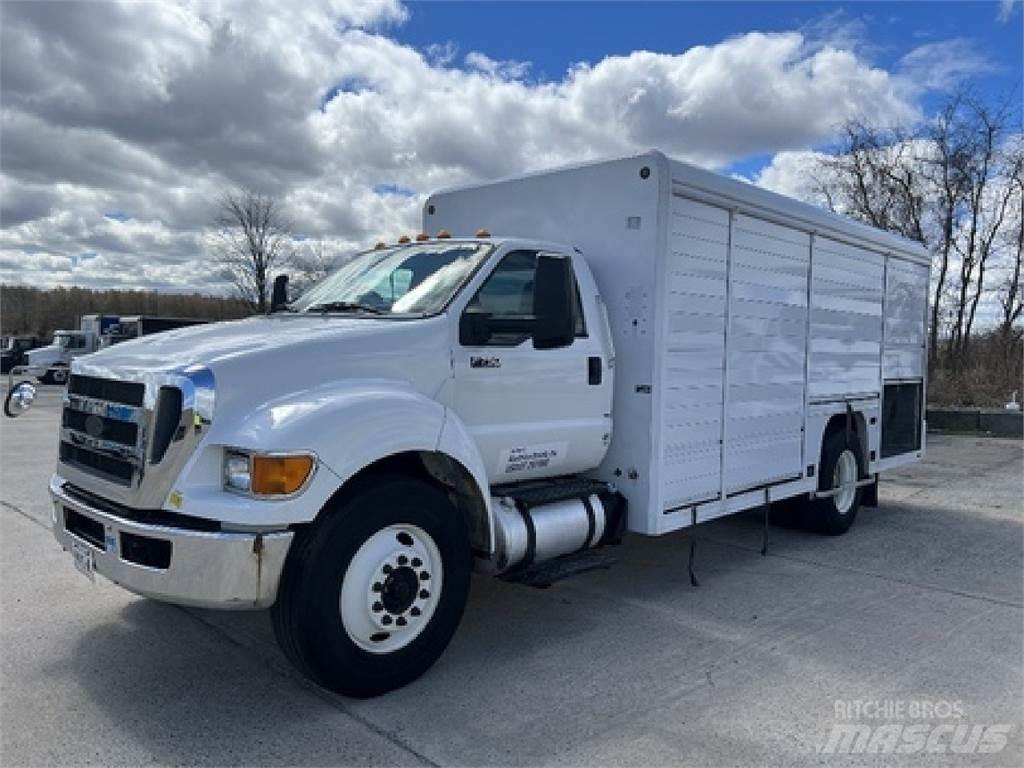Ford F750 Вантажівки для доставки напоїв
