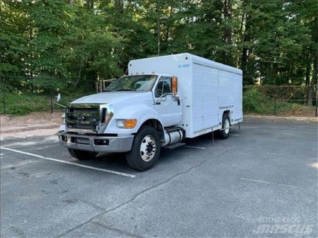 Ford F750 Вантажівки для доставки напоїв