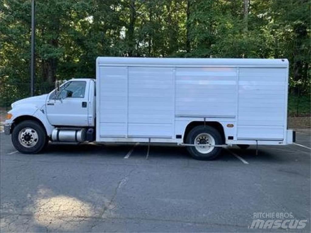 Ford F750 Вантажівки для доставки напоїв