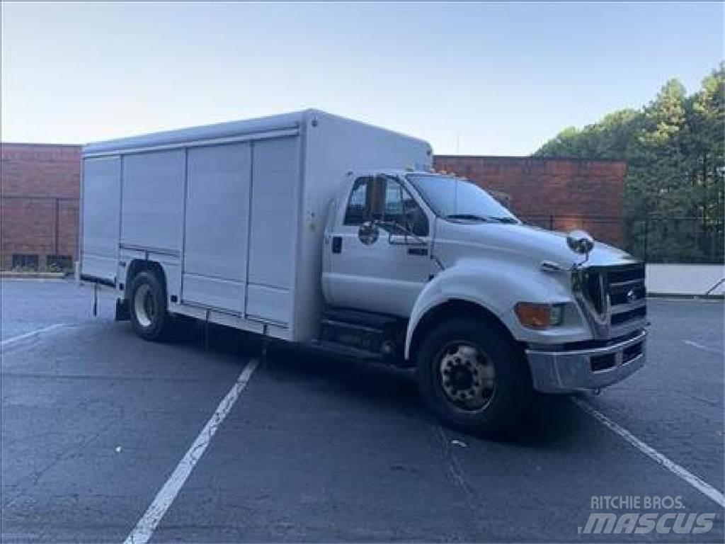 Ford F750 Вантажівки для доставки напоїв