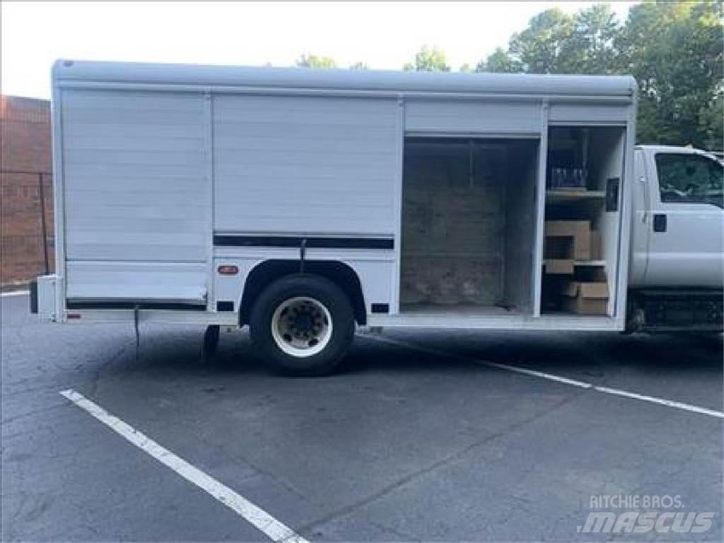 Ford F750 Вантажівки для доставки напоїв
