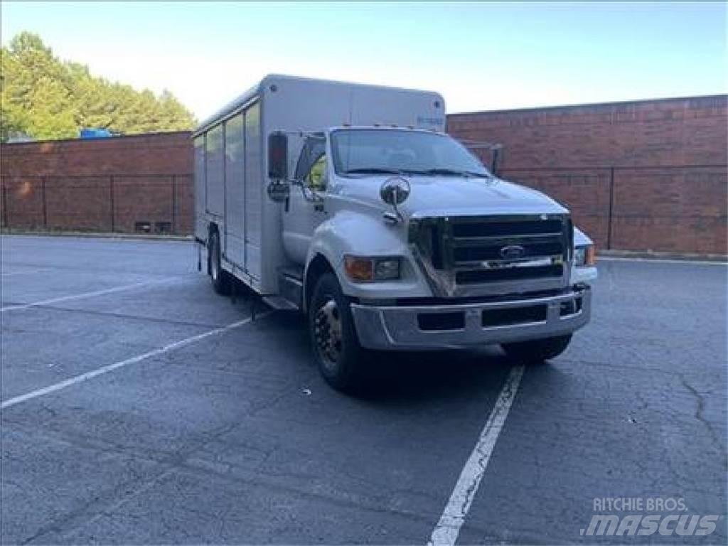 Ford F750 Вантажівки для доставки напоїв