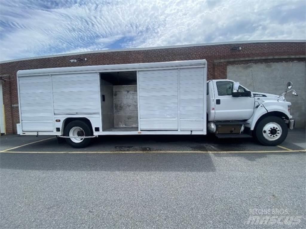 Ford F750 Вантажівки для доставки напоїв