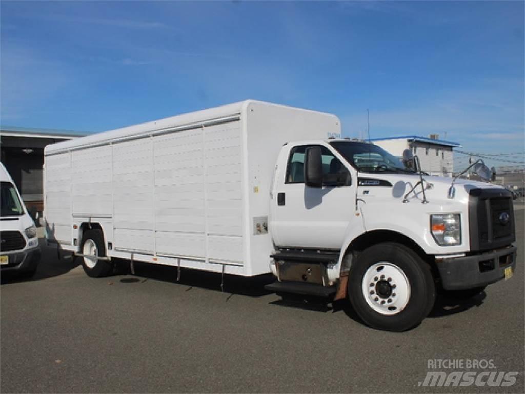 Ford F750 Вантажівки для доставки напоїв